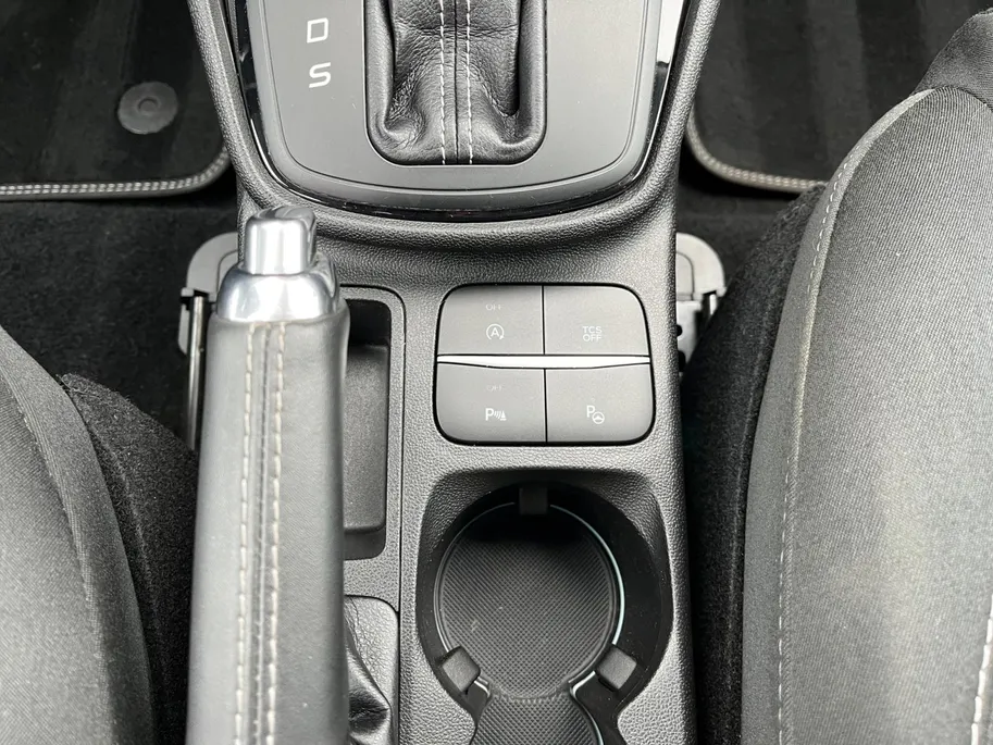 Ford Fiesta 1.0 EcoBoost Titanium Automaat | NL auto | Dealer onderhouden | Trekhaak | Winter Pack | Parkeersensoren voor en achter | Achteruitrijcamera | Cruise control | Apple carplay & Android auto | 16' lichtmetalen velgen | Bovag garantie |