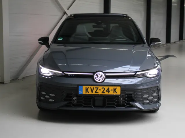 Volkswagen Golf 1.5 GTE 272PK Panoramadak | Trekhaak | 18' Richmond | DCC | Leder | El. stoelverstelling