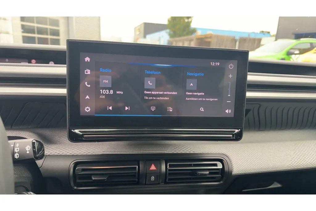 Citroën C3 1.2 Hybrid 110pk Max | Wordt verwacht | Dealer onderhouden | NL auto | Automaat | Cruise control | Apple carplay & Android auto | Navigatie | Draadloos opladen mobiel | 17' lichtmetalen velgen | Bovag garantie |