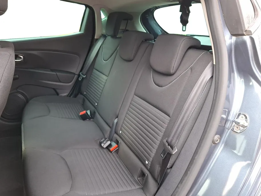 Renault Clio 0.9 TCe Intens | Navigatie | Lichtmetalen velgen | Parkeer sensoren | Climate control