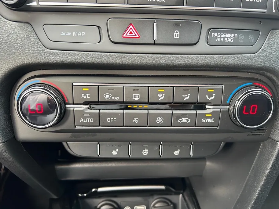Kia Ceed Sportswagon 1.0 T-GDi DynamicPlusLine | Apple Carplay / Android Auto | Navigatiesyteem | Parkeersensoren + Camera Achter | Licht + Regensensor | Stoel + Stuurverwarming | Cruise Control | Climate Control | Rijstrooksensor + Correctie |