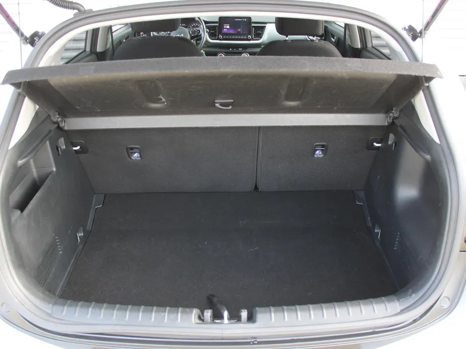 Kia Stonic 1.0 T-GDi MHEV DynamicLine | Stoelverwarming | Camera | Parkeersensor v+a | Clima | Navi | Apple Carplay/Android Auto | 15" LM | Cruise |