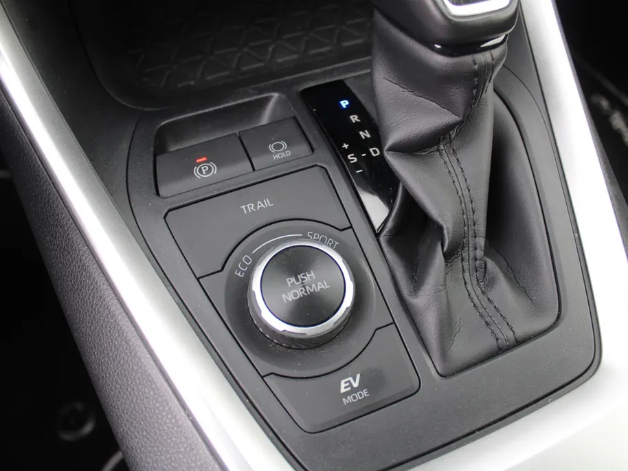 Toyota RAV4 2.5 Hybrid AWD Dynamic | 18' LM | Trekhaak | Camera binnenspiegel | 360 Camera | Cruise adapt. | Dodehoek detectie | Elek. achterklep | LM winterset |