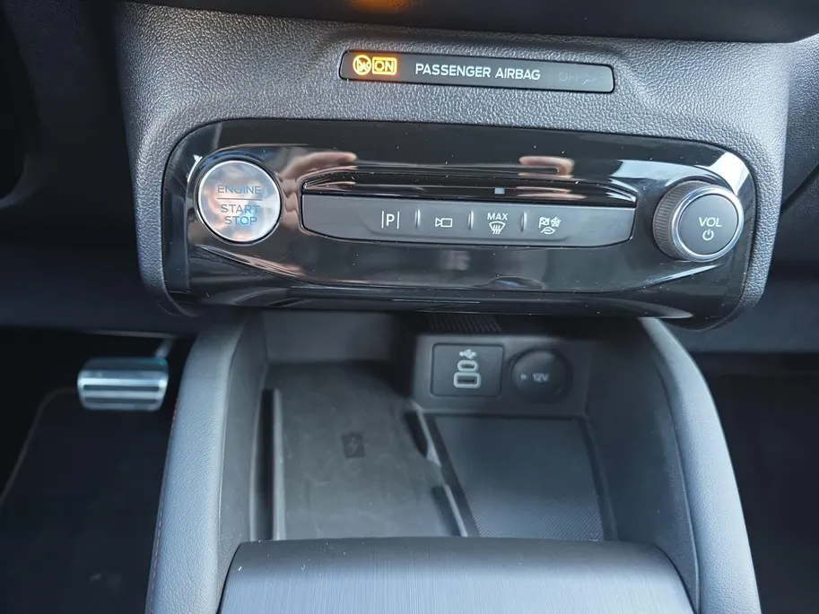 Ford Kuga 2.5 PHEV ST-Line X ACTIEPRIJS! | Elektr. Trekhaak (2100kg trekgewicht!) | Driver Assistance Pack | Winter Pack | Matrix ledkoplampen | Elektr. Achterklep | Memory Seats | Fabrieksgarantie! |