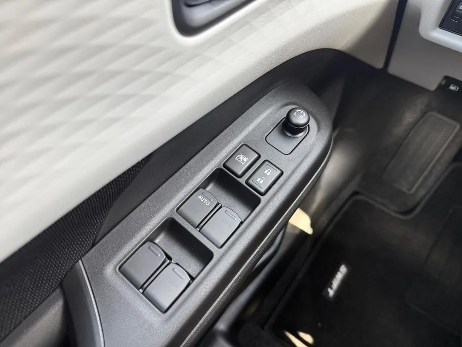 Suzuki Swift 1.2 Comfort Smart Hybrid | Navigatie | Airco | Zeer nette auto | Tot 10 jaar garantie!