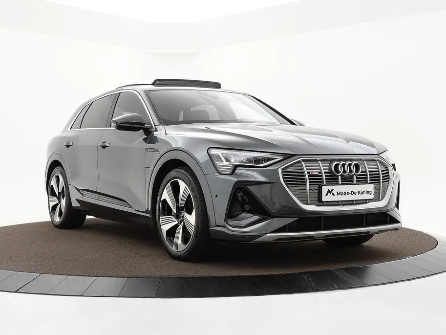Audi e-tron 55 408pk Quattro S edition 95 kWh · SOH 95,6% · Panoramadak · 360 Camera · B&O Audio · Stoelverwarming · Luchtvering · 21'' Inch ·