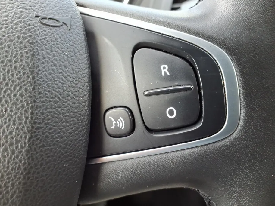 Renault Captur 0.9 TCe Limited Airco | Naviagtie | Trekhaak | Dealeronderhouden | 1 jaar garantie