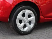 Suzuki Swift 1.2 Select Automaat | Nu € 2.200,- KORTING | Stoelverwarming | Lichtmetalen velgen | meerprijs kleur € 699,-