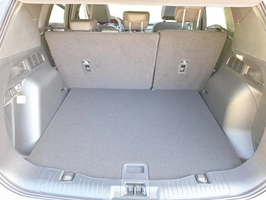 Ford Kuga 2.5 PHEV ST-Line X | Winterpack | Matrix Ledkoplampen | 19' Lichtmetaal | El. Trekhaak | Panoramadak | Adaptive cruisecontrol | 360Camera | Apple Carplay&Android Auto | El. Achterklep | El. verst. voorstoelen | Nieuw te bestellen |