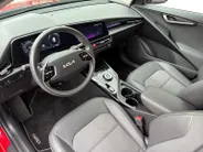 Kia Niro EV DynamicLine 64.8 kWh |*1E EIGENAAR | TREKHAAK | *LAGE KM- STAND | VOLLEDIG DEALER ONDERH. | APPLE CARPLAY/ ANDROID AUTO | CAMERA | NAVI | ADAPT. CRUISE | NETTE AUTO |