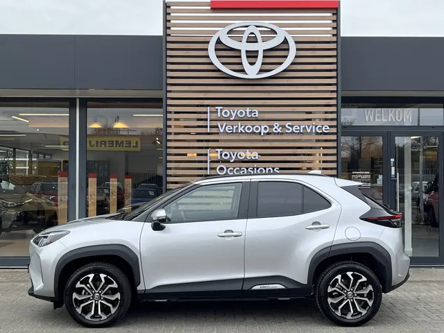 Toyota Yaris Cross 1.5 Hybrid 130 Dynamic | Stuur en Stoelverwarming | All Seasons