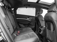 Audi Q8 Sportback e-tron 55 quattro S Edition 408pk / 115 kWh · SOH 93,6% · Panoramadak · 360 Camera · Luchtvering · Keyless · 360 Camera · Keyless · Matrix LED · 22'Velgen ·