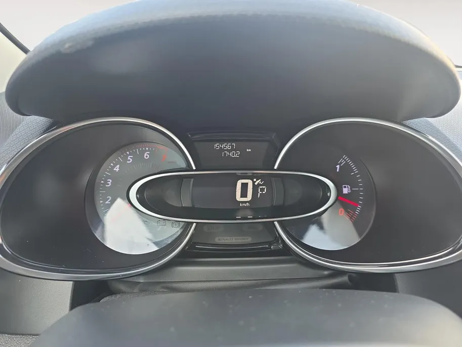 Renault Clio 1.6 Turbo R.S. Trophy 220PK| Automaat | Akrapovic  | Achteruitrijcamera | Bose Sound | Stoelverwarming | Lederen bekleding | 12 maanden garantie! |