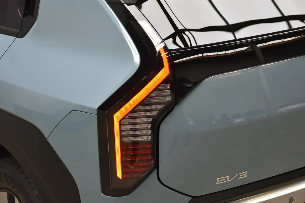 Kia EV3 81,4 kWh 204pk Plus NIEUW