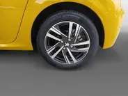 Peugeot 208 1.2 PureTech Allure | Climate | Cruise | Panodak | Parkeersensoren | navigatie | LM Velgen | Stoelverwarming |