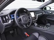 Volvo V60 2.0 T6 Plug-in hybrid AWD Plus Dark | Nappaleder | Trekhaak | HK audio | Schuifdak | Stuur-/stoelverwarming | Adap. Cruise | Dodehoek detectie | Geheugenstoelen | 360 Camera |