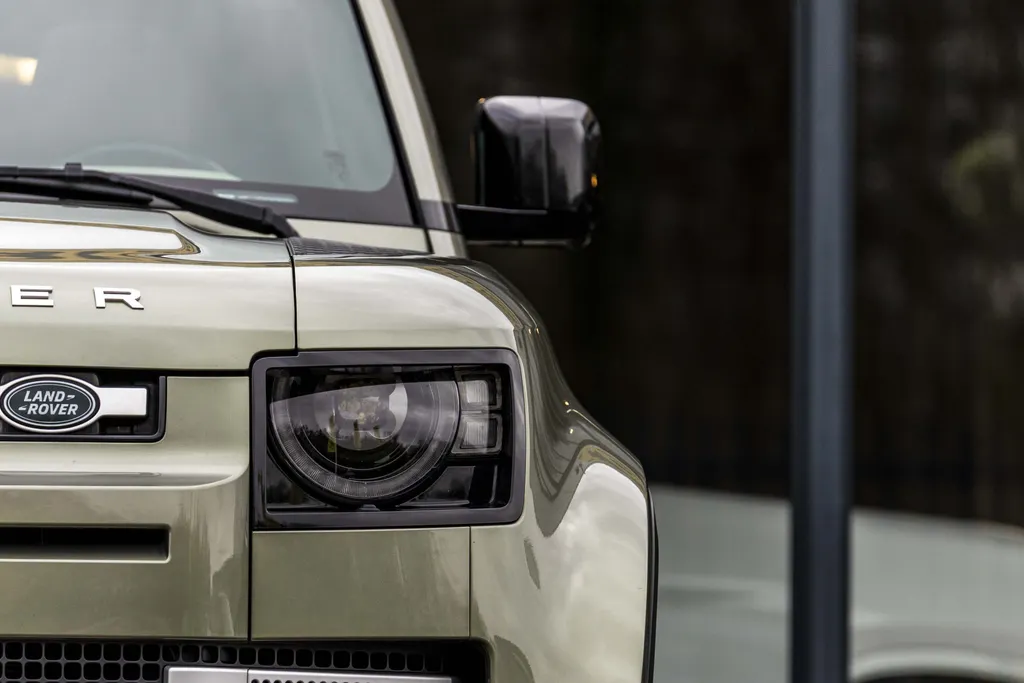 Land Rover Defender Hard Top 3.0 D250 110 MHEV SE EX.BTW