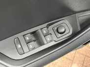 Škoda Karoq 1.5 TSI ACT Business Edition *Automaat*Navi via Carplay*Camera*Parkeersensoren*Climate Control*Keyless*Cruise Control*LM.Velgen*Zeer nette auto!