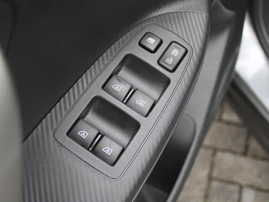 Mitsubishi Eclipse Cross 2.4 PHEV Executive | Trekhaak | 18' LM | 360 Camera | Navi | Cruise adapt. | Elek. stoelverstelling | Leer/Alcantara | Stuur-/stoelverwarming | LED |