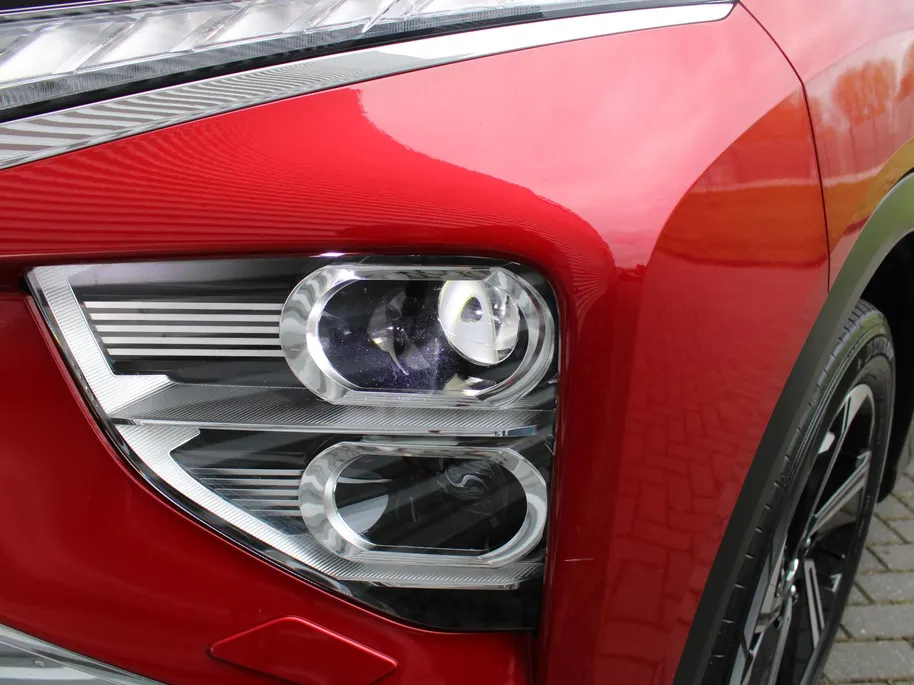 Mitsubishi Eclipse Cross 2.4 PHEV First Edition | Camera rondom | Stuur/stoelverwarming v+a | HUD | Winterset op LM | Dakdragers |
