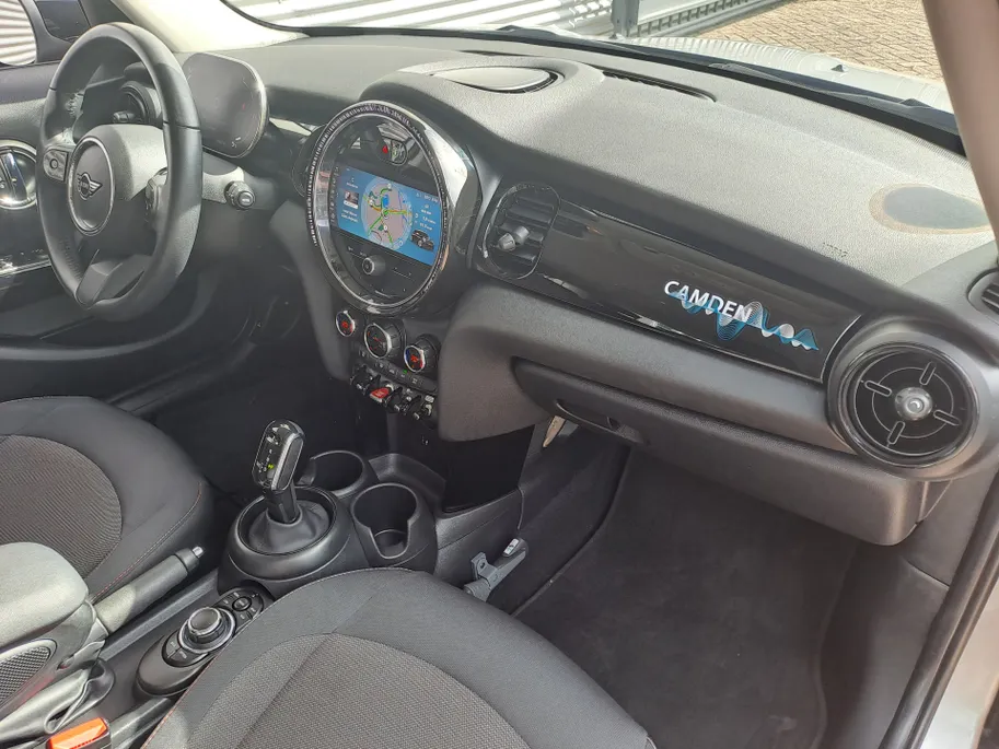 MINI 5-Deurs 1.5 Cooper Camden Edition | Navi | Sensoren | Cruise | DAB | Apple Carplay/Android Auto