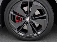 Škoda Octavia Combi 1.4 TSI 245pk DSG RS iV PHEV Business · Trekhaak wegklapbaar · Camera  · Navigatie · Stoel-& Stuur- en achterbankverwarming · 18'' Inch ·
