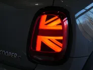 MINI 3-Deurs 2.0 Cooper S Knightsbridge Edition *Automaat*Navigatie*Parkeersensoren*Climate Control*Schuif/Kanteldak*Stoelverwarming*Harman Kardon Audio*Lederen interieur*Vol opties!