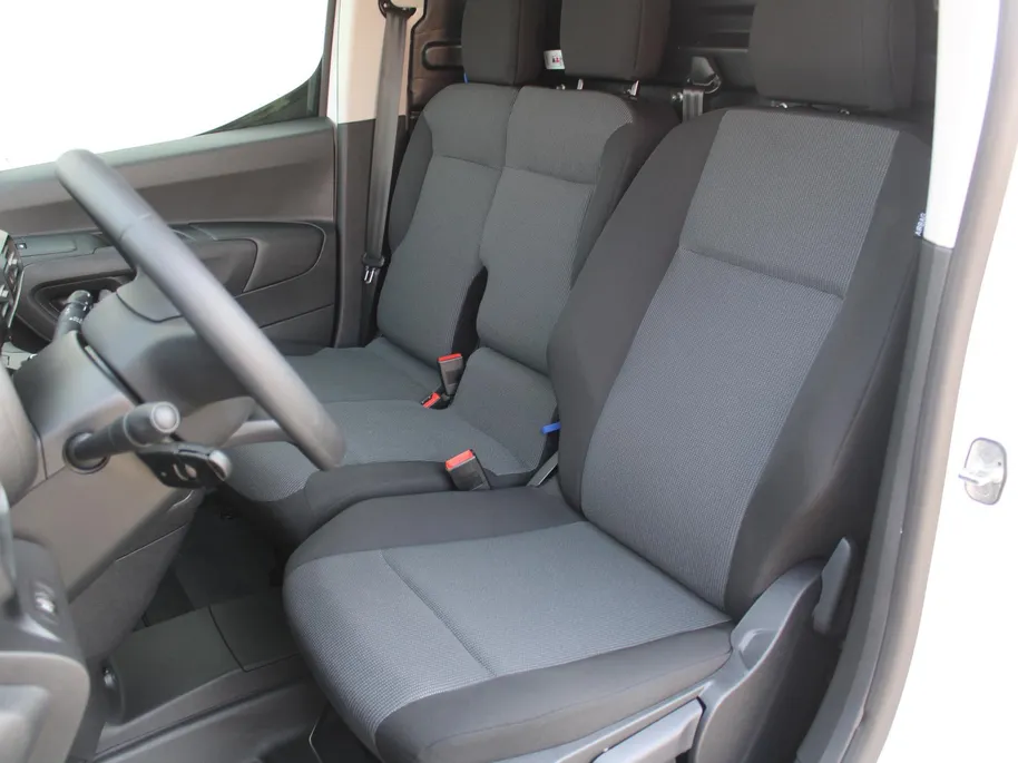 Toyota ProAce CITY 1.2 Turbo L1 Comfort | Clima | Cruise | 3-zits | Benzine! Mag alle milieu zones in! |