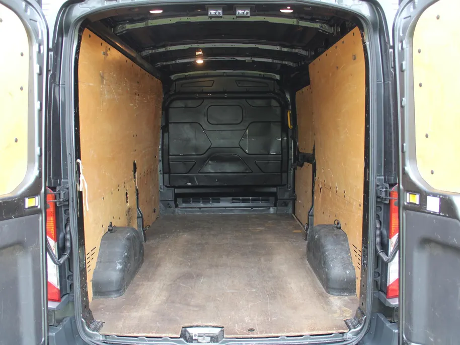 Ford Transit 330 2.0 TDCI L3H2 Trend | Recent distributieriem vv | Trekhaak | Imperiaal | Voorruitverwarming | Navi |