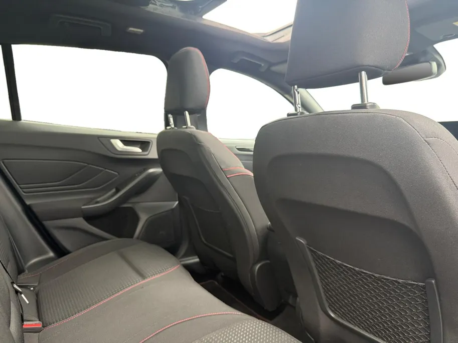 Ford Focus Wagon 1.0 EcoBoost Hybrid ST Line X | Panoramadak | Trekhaak afneembaar | Winterpakket | Adapt. Cruise Control | B&O | 12 maanden garantie