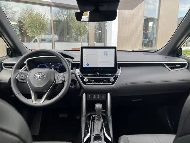 Toyota Corolla Cross Hybrid 140 Style | Premium pack | Stoel/Stuur verw | Blindspot