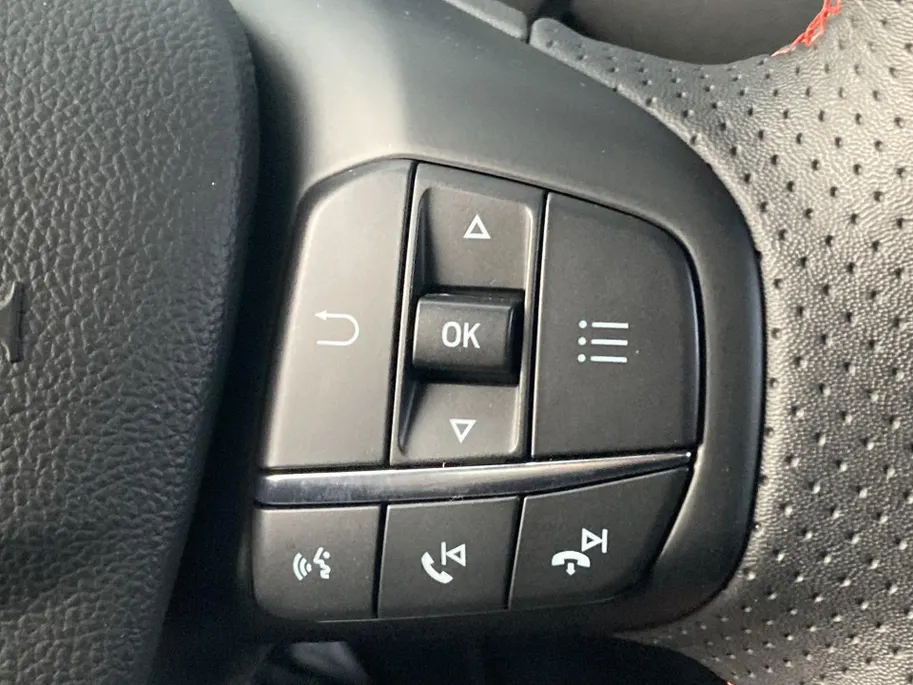Ford Focus 1.0 EcoBoost Hybrid 125 pk ST Line Wagon SYNC4  Groot Navigatie touchscreen -Winter Pack-Parkeersensoren voor en achter