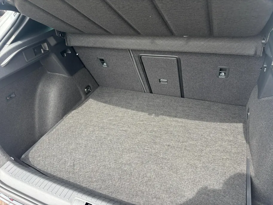 CUPRA Formentor 1.5 TSI e-Hybrid Business *NIEUW*Navi+Camera*Schuif/kanteldak*Adapt Cruise Control*Winter Pack*Trekhaak*Elekt.achterklep*Vol opties!