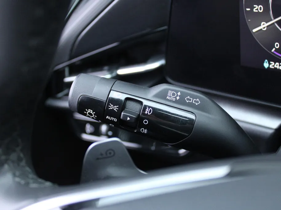 Kia Niro EV DynamicLine 64.8 kWh | 17' LM | Airco | Cruise | Camera | Navi | PDC |
