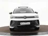 Volkswagen Tiguan 1.5eTSI/150PK R-Line Blackstyle DSG · Panoramadak · Trekhaak · Apple/Android Car Play · Camera · Garantie t/m 30-09-2030 of 100000km.