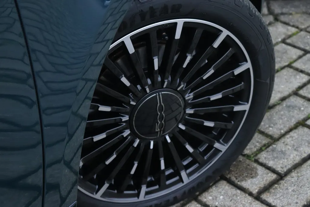 Fiat 500C La Prima by Bocelli 42 kWh | JBL | Winter | Camera | 17′
