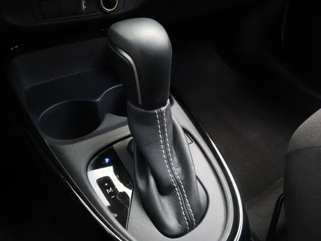 Toyota Aygo X 1.0 VVT-i S-CVT Pulse Automaat Bi-Tone | AllSeasons | Climate co