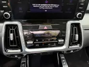 Kia Sorento 1.6 T-GDI Plug-in Hybrid 4WD Edition 7p. | Dealer onderhouden | Trekhaak | Apple Carplay / Android Auto | Navigatiesysteem | Elektrisch Schuif / Kanteldak | Head-up Display |  Elektrisch Verstelbare Voorstoelen | Bestuurdersstoel Met geheugen | Stoelverwa