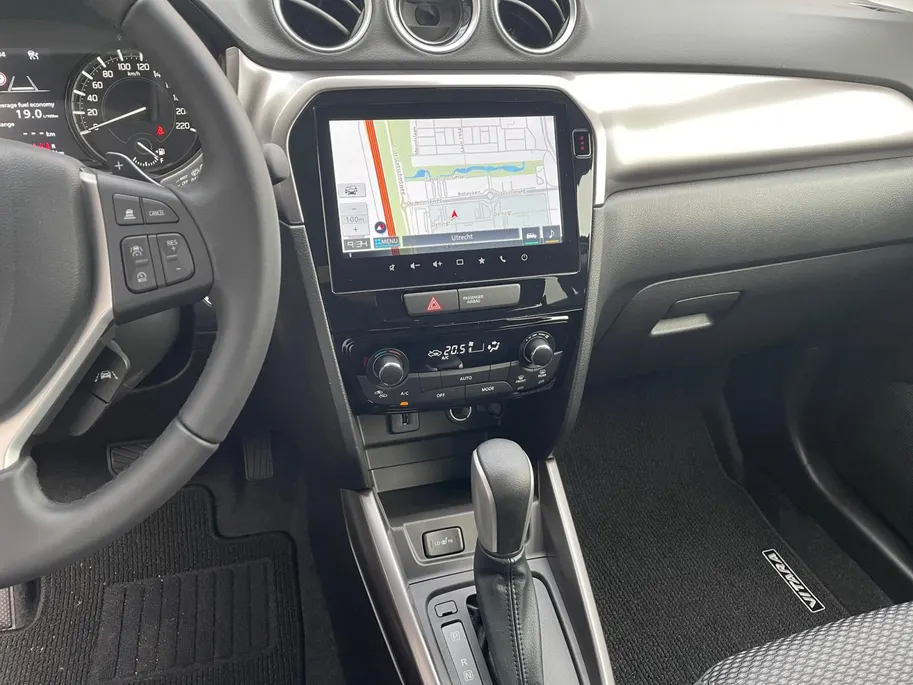Suzuki Vitara 1.4 Boosterjet Smart Hybrid Select | Mega Deal! €2000,- Euro Korting | 9-inch touchscreen |Apple CarPlay® & Android Auto |Climate Control | Adaptive Cruise Control