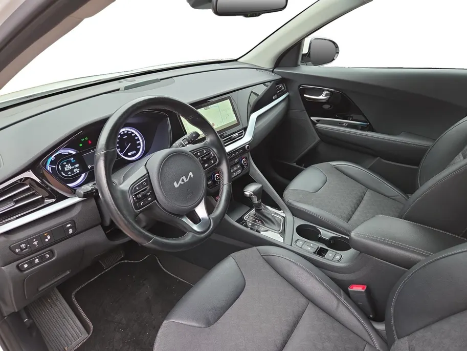 Kia Niro 1.6i PHEV DynamicPlusLine Automaat | Climate & (adaptieve) cruise control | Stoelverwarming | SOH 99,9% | Dodehoek Detectie | Carplay & Android Auto | Camera | Navigatie | 12 Maanden BOVAG Garantie | NAP