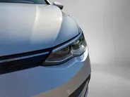 Volkswagen Golf Variant 1.0eTSI/110PK Life DSG · Navigatie · Camera + Parkeersensoren · Apple/Android Car Play · Stoelverwarming · Elektrische stoelverstelling ·