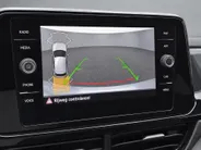 Volkswagen T-Roc 1.5 TSI 150pk DSG R-Line · Panoramadak · Camera · Keyless · Stuur- & Stoelverwarming · Elek. Achterklep · Dodehoeksensor · Garantie t/m 14-07-2027