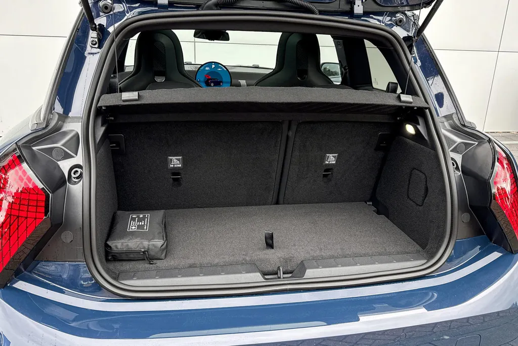 MINI Cooper 3-deurs Electric Cooper E John Cooper Works L 40.7 kWh