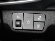 Kia Stonic 1.0 T-GDi MHEV DynamicPlusLine | Stuur-/stoelverwarming | Camera | Clima | Cruise | 16' LM | Navi | LED | Keyless |