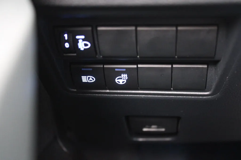 Mazda 2 Hybrid 1.5 Select | Airco | 16'LM | navi | Cruise | Stoelverwarming | Draadloos laden |