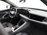 Audi Q5 Sportback 2.0 TFSI e-hybrid 367pk Quattro S edition Competition · Panoramadak · Inklap. Trekhaak · 360 Camera · Matrix LED · Elek. Stoelen · RS Carbon Styling Pack · Garantie t/m 10-12-2030 of 100.000km