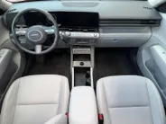 Hyundai Kona 1.6 GDI HEV Premium Sky | Lederen Bekleding| Stoelverwarming v+a| Schuif-kanteldak| Elekrtrisch verstelbare stoelen met geheugen| Dode hoeksensor| MOOIE AUTO