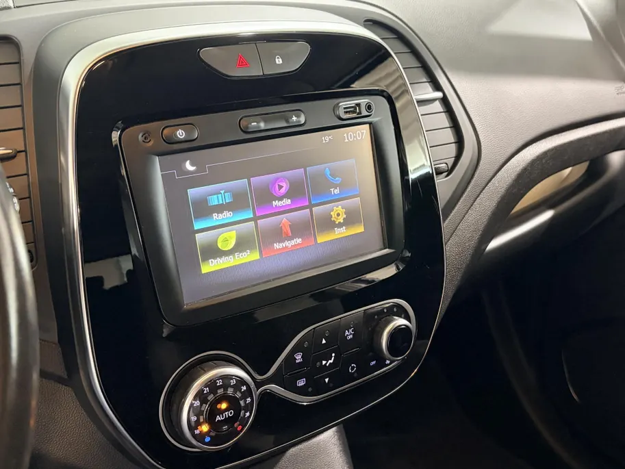 Renault Captur 120PK TCe Intens | Trekhaak | 1200KG Trekgewicht | Stoelverwarming |  Parkeersensor | Lichtmetalen Velgen | Licht & Regen Sensor | Cruise Control | Climate Control | Navigatie |