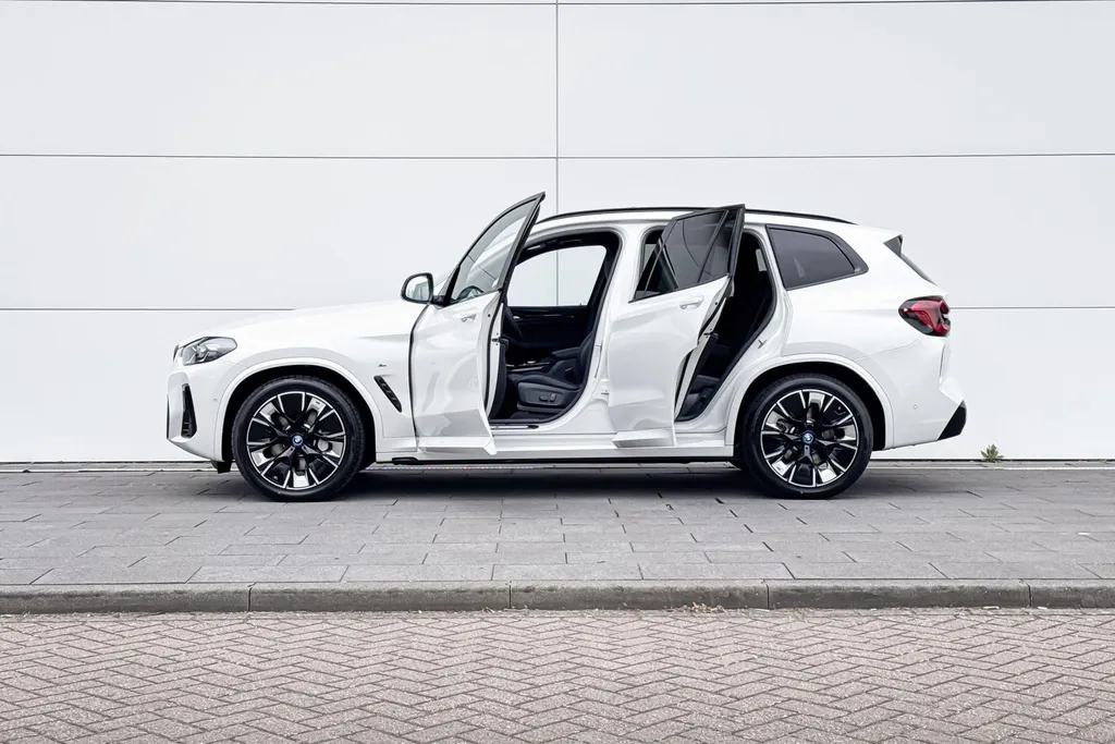 BMW iX3 Executive 80 kWh