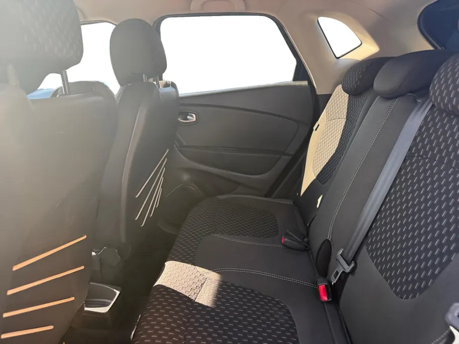 Renault Captur 1.3 TCe Intens | Trekhaak | Navigatie | Bluetooth | Cruise & Climate Control | Parkeersensoren | Camera | Onderhoudshistorie | 12 Maanden BOVAG Garantie